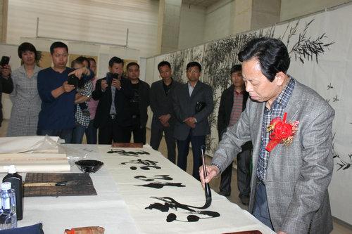 郝冰川书画展在宁夏文化馆隆重开幕