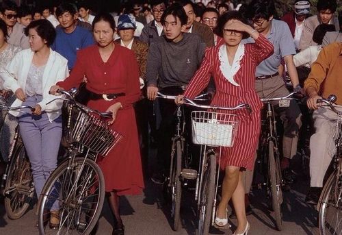 1980年代的中国,平凡朴素的穿着打扮,最后一张是素颜
