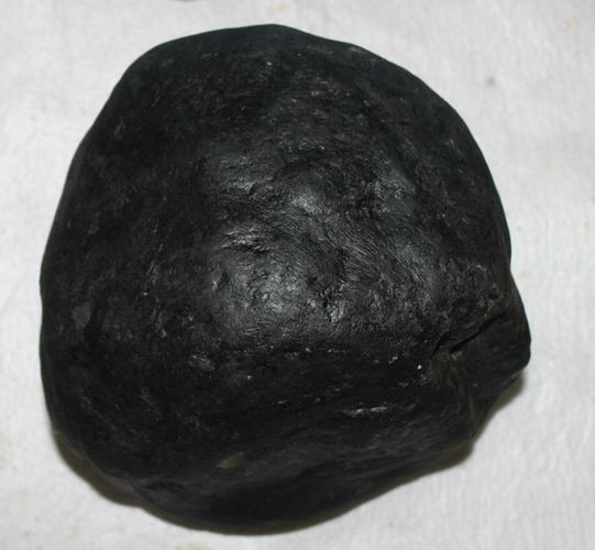 黑钨砂翡翠原石
