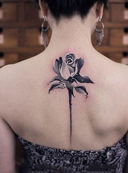 女生背部纹身 适合女生纹在背部的莲花图案(2/4)-纹身图片网