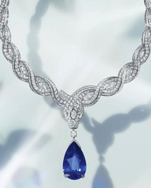宝格丽灵蛇海洋珍宝蓝宝石项链欣赏