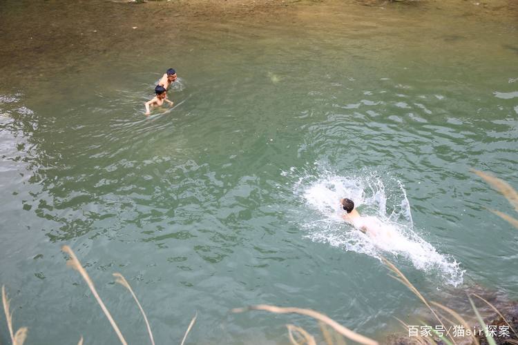 四川一12岁少年游泳溺亡同伴将其衣物扔进垃圾池并隐瞒真相2021年同伴