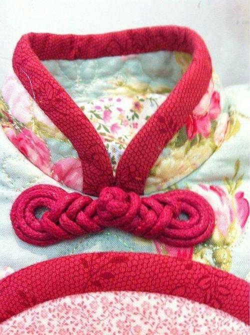 美篇文/崔桂梅       布纽扣是一种历史悠久的中国传统手工编织工艺品