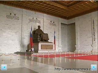 台北中正堂蒋介石铜像"重见天日"是否改名受瞩目