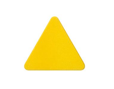 黄色木块在三角形的形状上被孤立的白色.建筑玩具照片