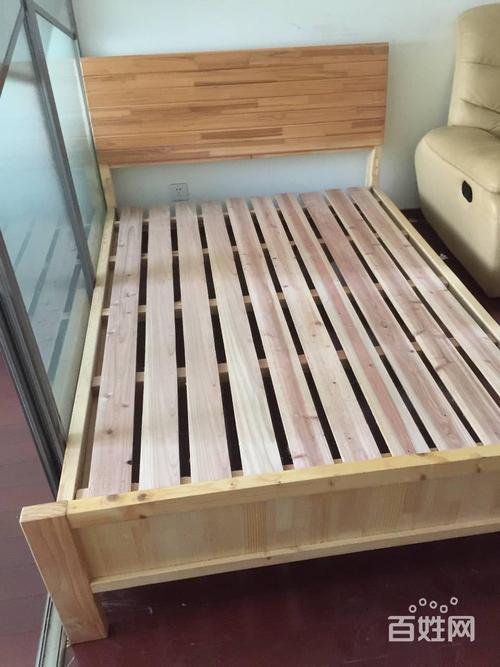 转让一张实木1米35床床垫送货上门安装