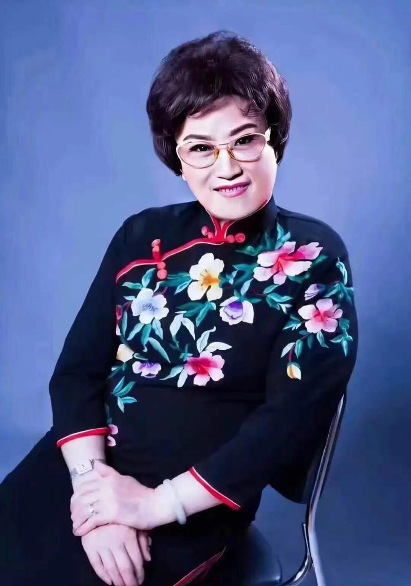 8月6日凌晨,一代越剧宗师王文娟在华东医院逝世,享年95岁! - 抖音
