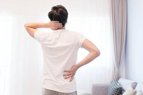 有些肩背痛等颈椎病症状,可能预示着更大的疾病隐患