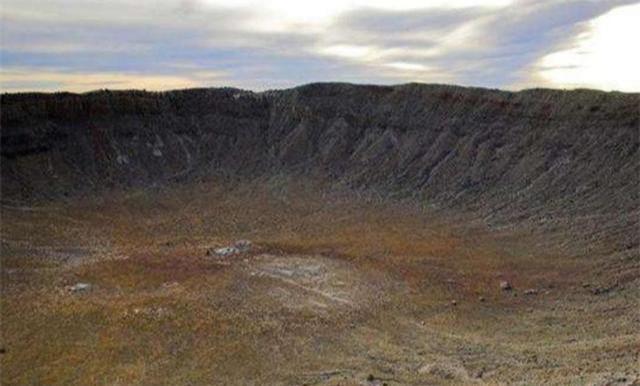 原创世界最古老的陨石坑如今55万人居住地下探明千吨黄金钻石储量