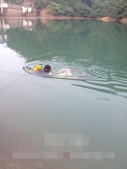 湖南韶山青沟里水库发生初中女生溺水事故:潜水员打捞溺亡女生遗体