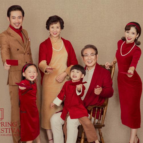 2022中国七口一家国风影楼新款家庭拍照全家福亲子装