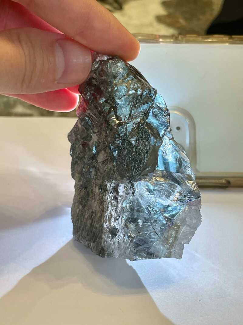 卢卡拉钻石公司发现的重达1175克的未切割天然钻石原石