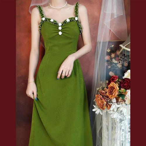 复古绿色吊带连衣裙法式赫本性感修身显瘦温柔气质小礼服长裙