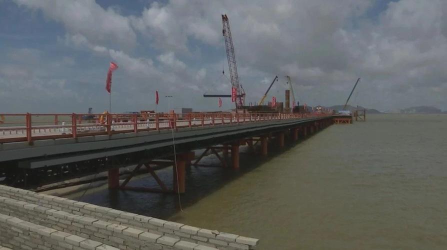  p>宁海金海大桥位于宁东核心区南部,工程范围起于规划腾飞路交叉口