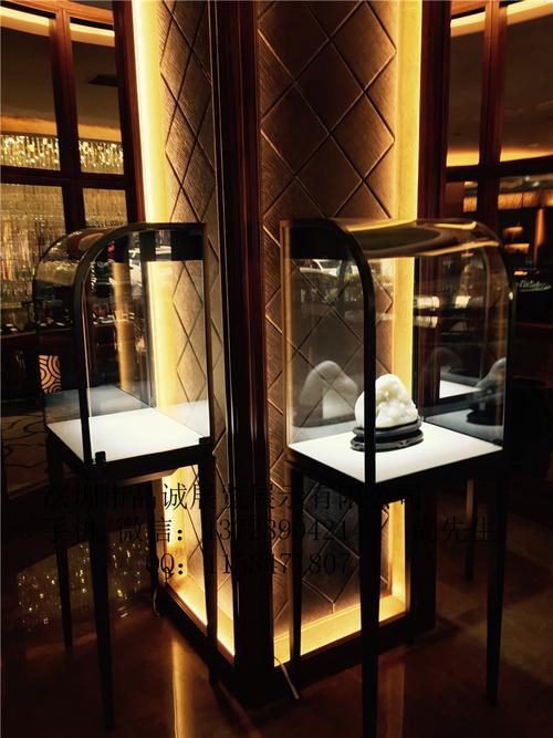 玉器珠宝展示柜圆形不锈钢珠宝展柜设计
