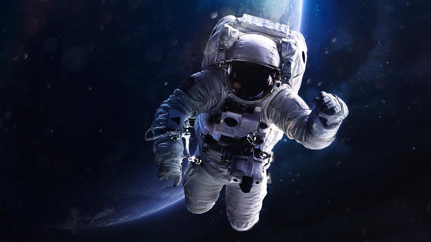 宇航员如何完成危险的太空行走?
