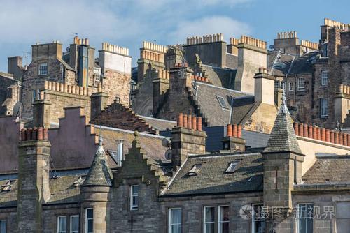 查看苏格兰爱丁堡的中世纪城市, 包括屋顶和烟囱