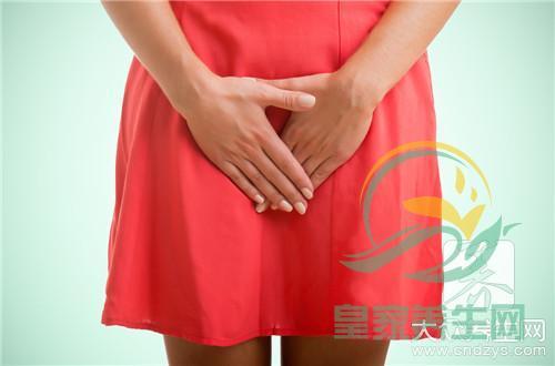 虽然女性尿道口与阴道口处于同一个空间范围内,但是女性尿道口与阴道