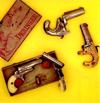 轻兵器专题 >> 正文页   1935年雷明顿公司停止了双管德林杰手枪的
