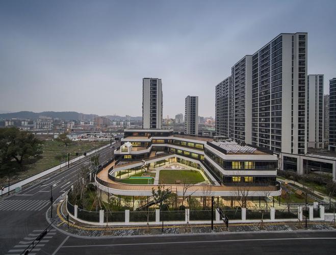 漂浮的乐园——杭州市海潮幼儿园 / gla建筑设计