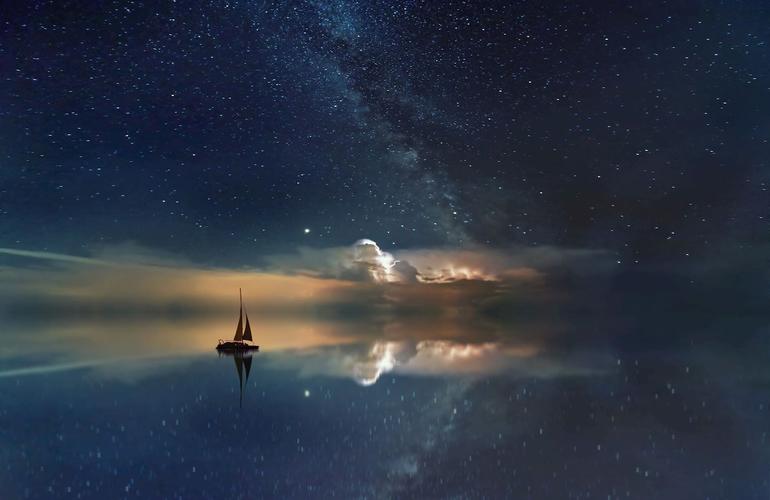 星空 银河 休息 帆船 船水海 天空 明星 蓝色 晚上 气氛 大气壁纸