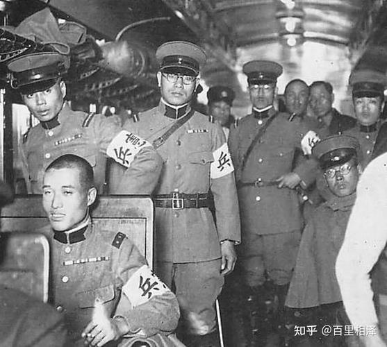 奸为名,击杀了两名前首相,甚至占领了东京中心区,还威胁到了昭和天皇