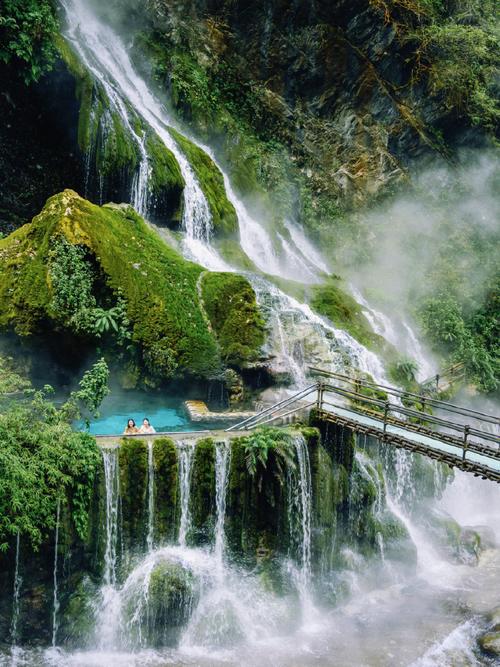 你知道吗?世界上最大的瀑布温泉就在四川!