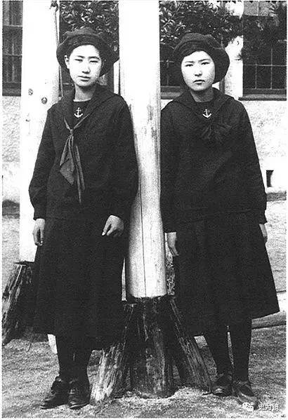 近百年来日本女学生制服老照片现在的完全不能比