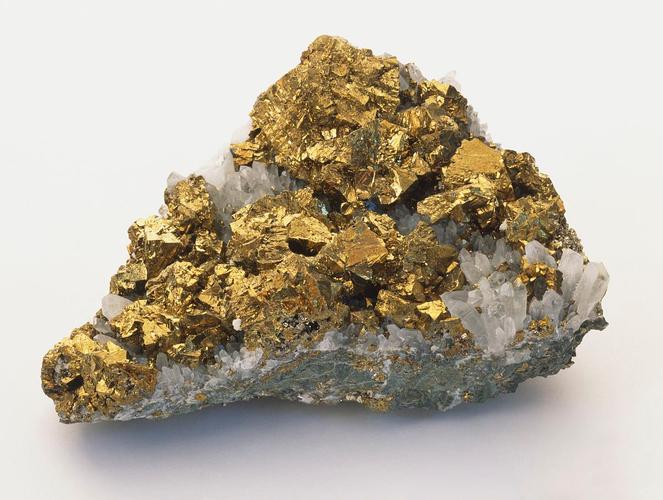  p>黄铜矿是 一种铜铁硫化物矿物.常含微量的金,银等.