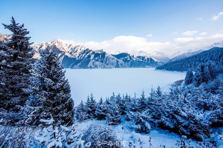 新疆天山天池,一到冬天就变成童话世界,美得无与伦比_风景_名胜区_小