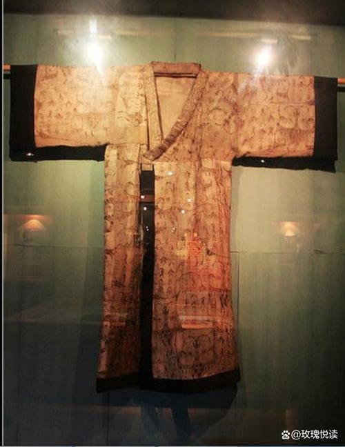 湖北荆州博物馆稀世珍宝:两千多年前的"大衣",精美绝伦!