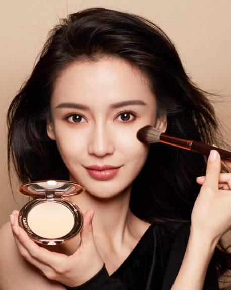 妆宣布中国演员angelababy杨颖成为品牌最新一任全球护肤及彩妆代言人