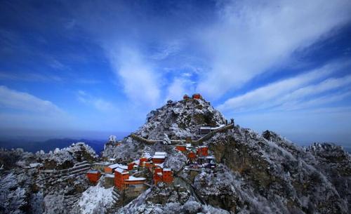武当山,道教圣地,位于湖北省十堰市武当山旅游经济特区.
