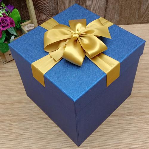 高档浅蓝色礼品盒正方形抱枕零食足球礼物包装盒定制圣诞礼盒