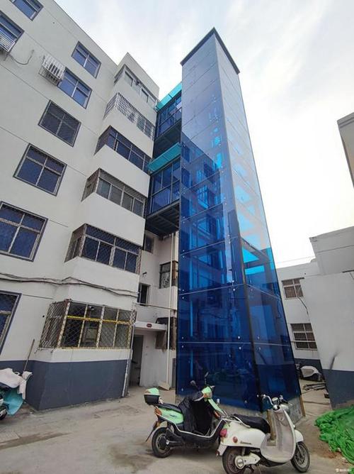 安徽亳州市首部小区加装电梯开始运行
