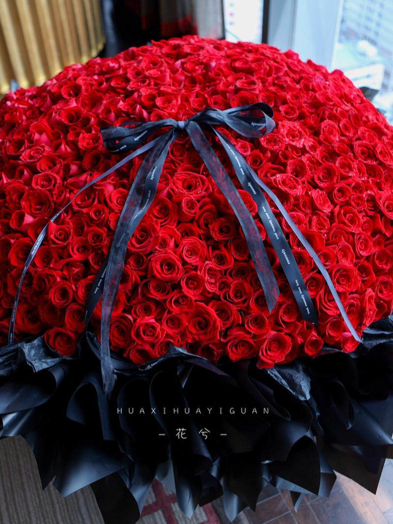999朵红玫瑰花束 玫瑰 是你送的才浪漫～ 999朵红玫瑰花束" 好幸福呀