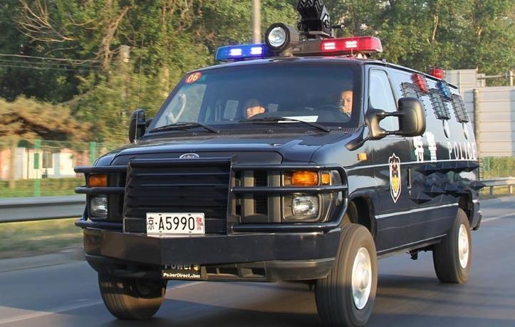北京公安反恐防暴特警车都是什么牌子的车改装的大揭秘