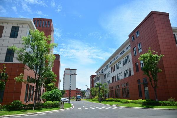 四川长江工业园区:着力建设创新型现代产业集聚区 -- 四川新闻-四川新