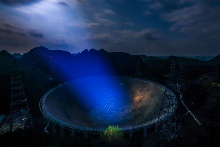 1月11日,被誉为"中国天眼"的500米口径球面射电望远镜通过国家验收