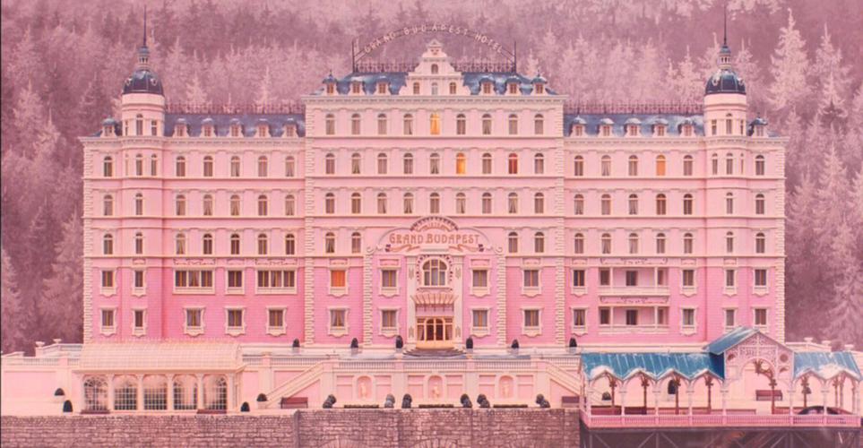 布达佩斯大饭店粉色系的童话