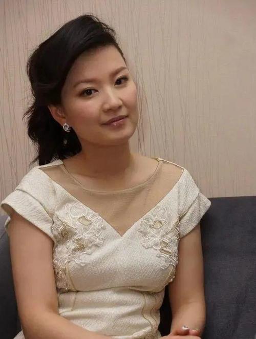 东方卫视前一姐陈蓉重新上岗以幕后人员的身份参与春晚录制工作