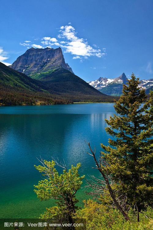 蒙大拿州冰川国家公园的圣玛丽湖