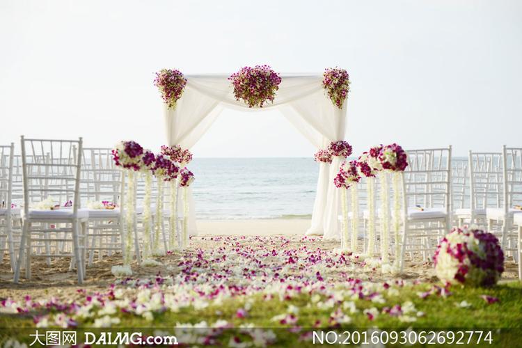 布置在海边沙滩的婚礼现场高清图片_大图网图片素材