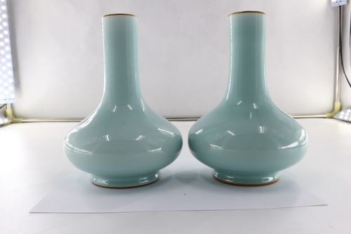 粉青釉孛荠瓶"清三代"瓷器是指清代康熙,雍正,乾隆三朝的瓷器.