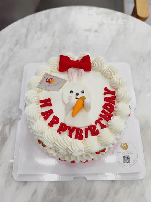 兔兔翻糖手绘蛋糕