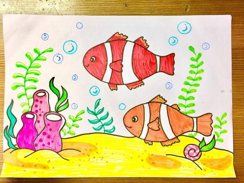 毛条小学二年级美术《小丑鱼》