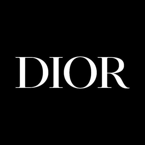 迪奥的标志logo主要有两种,分别是传统的"cd"logo和现代的"d