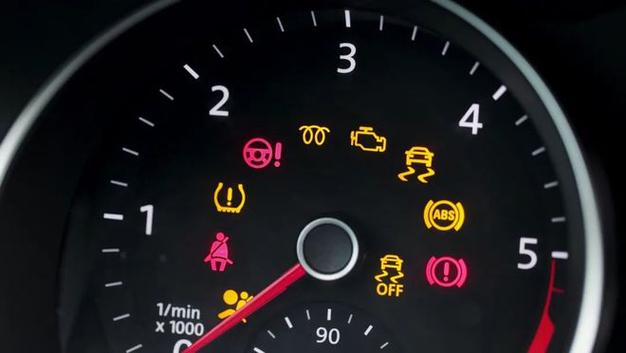 汽车仪表盘指示灯的暗语9图速懂