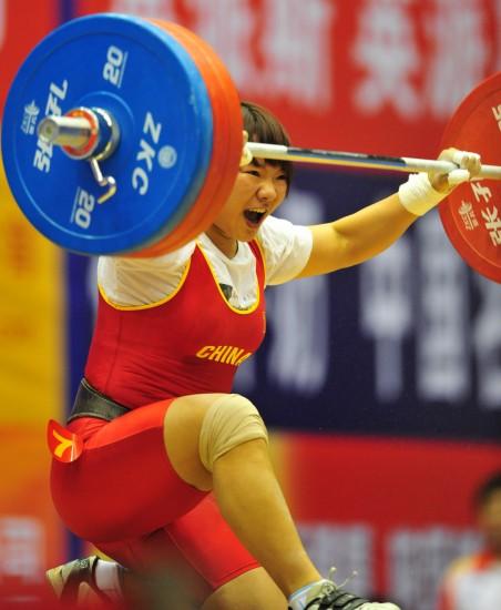 图文女子75公斤级赛况向艳梅261公斤获得亚军