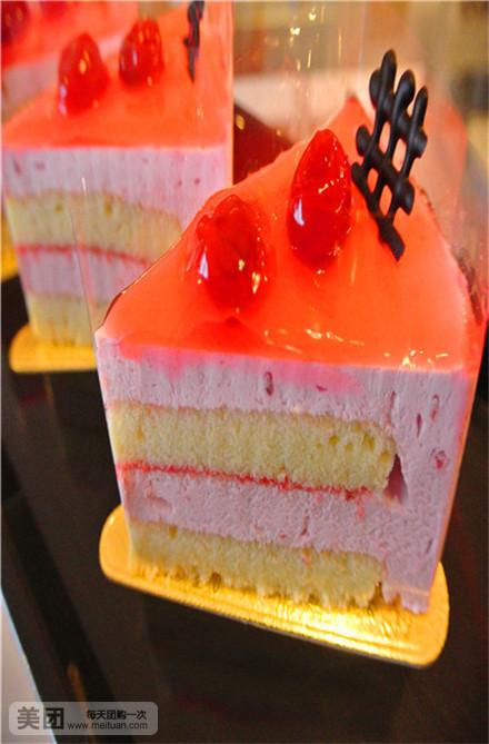 草莓慕斯蛋糕  规格   蛋糕类型             约2英寸,三角形